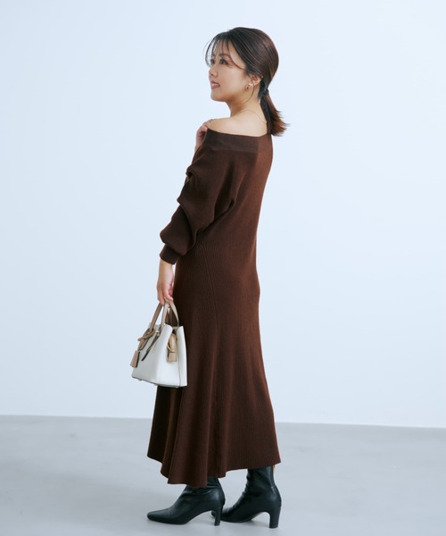 COHINA(コヒナ)の「パターンリブフレアニットワンピース 【低身長・小柄女性】(ワンピース・レディース・レッド/ブラウン/ブラック・SHORT/REGULAR)」の19枚目の写真