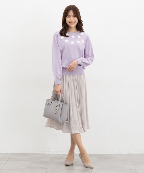 Honeys(ハニーズ)の「フラワーモチーフ付ニット(ニット/セーター・レディース・アイボリー/ホワイト×ブラック/ホワイト×ブルー/ライトパープル・L/LL/M/S)」の7枚目の写真