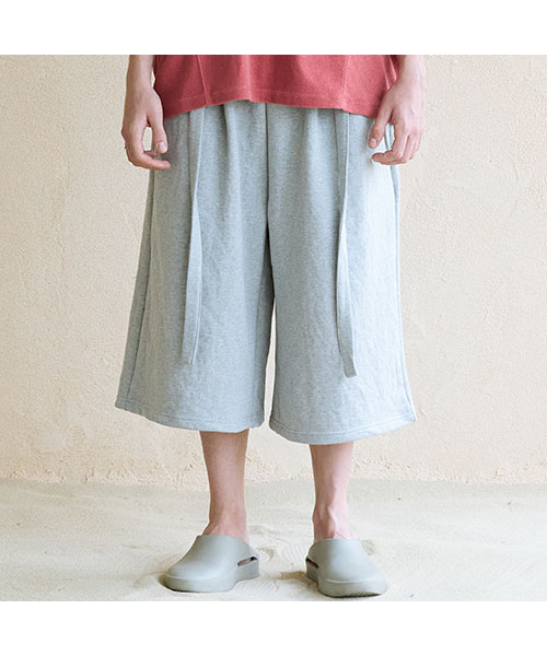 CHILLSA(チルサ)の「4-season Belted Bermuda Pants_Melange Gray(その他パンツ・レディース・ライトグレー・1/2)」の4枚目の写真