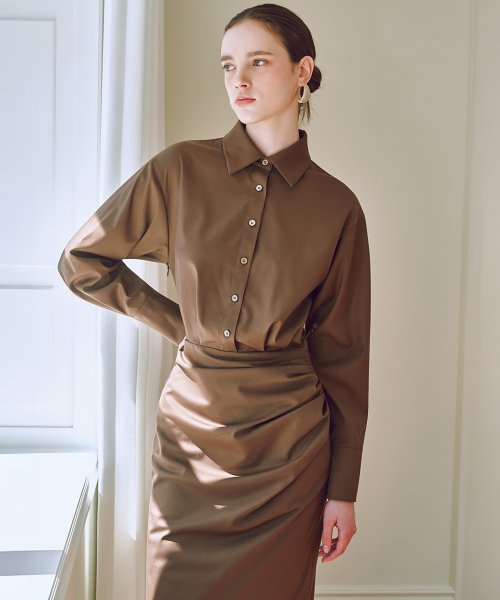JULIY&CALLA(ジュリー&カラー)の「25FW カラー127 GBTN ルーチェ ワンピース ブラウン(ワンピース・レディース・ブラウン・SMALL/MEDIUM)」の1枚目の写真