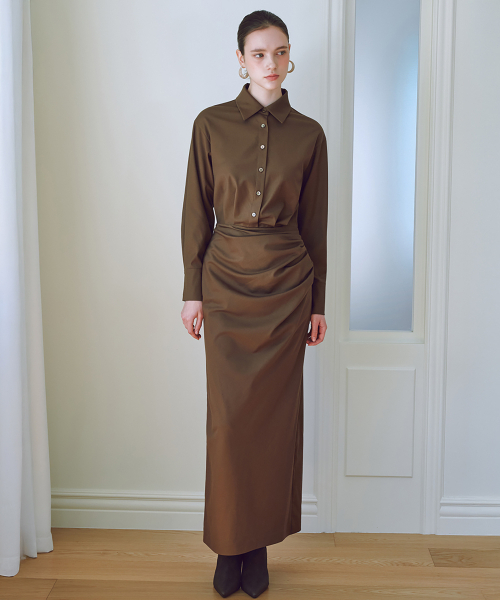 JULIY&CALLA(ジュリー&カラー)の「25FW カラー127 GBTN ルーチェ ワンピース ブラウン(ワンピース・レディース・ブラウン・SMALL/MEDIUM)」の2枚目の写真
