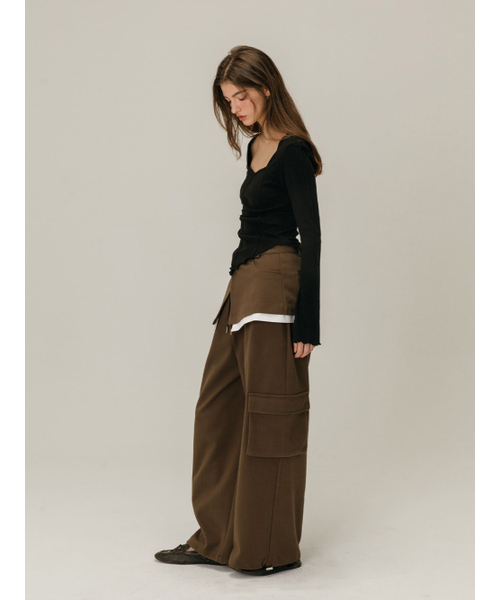 MOIFAIRE（モイフェア）の「CARGO LAYERED SKIRT PANTS / BROWN（その他パンツ・レディース・ブラウン・ONE SIZE）」の2枚目の写真