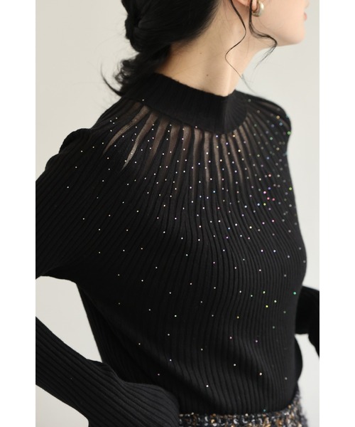 cawaii(カワイイ)の「降り注ぐオーロラビジューの流線ラインリブカットソートップス(Tシャツ/カットソー・レディース・グレー/ブルー/アイボリー/ブラック・FREE)」の2枚目の写真