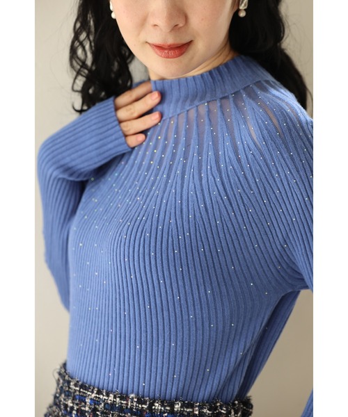 cawaii(カワイイ)の「降り注ぐオーロラビジューの流線ラインリブカットソートップス(Tシャツ/カットソー・レディース・グレー/ブルー/アイボリー/ブラック・FREE)」の10枚目の写真