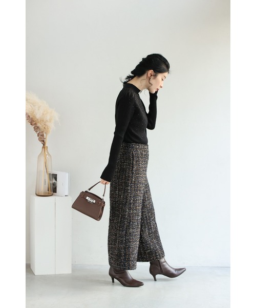 cawaii(カワイイ)の「降り注ぐオーロラビジューの流線ラインリブカットソートップス(Tシャツ/カットソー・レディース・グレー/ブルー/アイボリー/ブラック・FREE)」の11枚目の写真