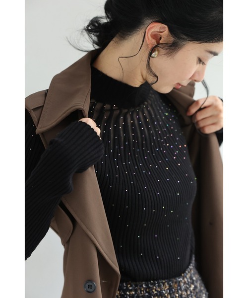 cawaii(カワイイ)の「降り注ぐオーロラビジューの流線ラインリブカットソートップス(Tシャツ/カットソー・レディース・グレー/ブルー/アイボリー/ブラック・FREE)」の12枚目の写真