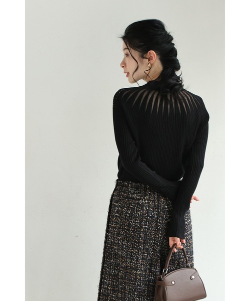 cawaii(カワイイ)の「降り注ぐオーロラビジューの流線ラインリブカットソートップス(Tシャツ/カットソー・レディース・グレー/ブルー/アイボリー/ブラック・FREE)」の13枚目の写真