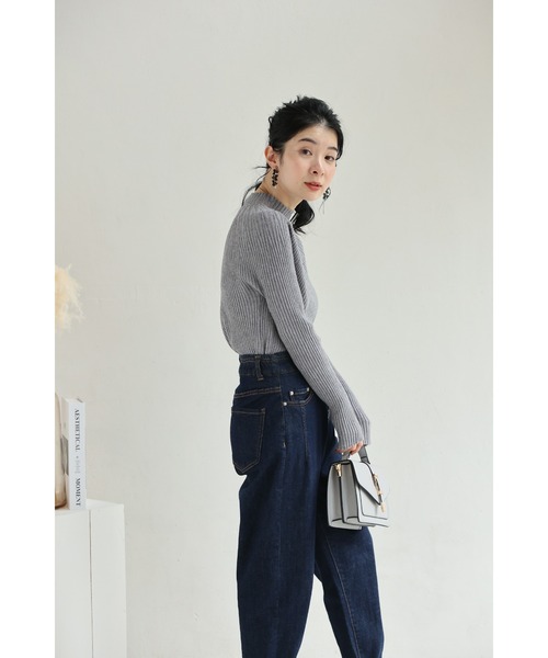 cawaii(カワイイ)の「降り注ぐオーロラビジューの流線ラインリブカットソートップス(Tシャツ/カットソー・レディース・グレー/ブルー/アイボリー/ブラック・FREE)」の18枚目の写真