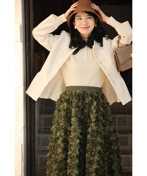 cawaii(カワイイ)の「降り注ぐオーロラビジューの流線ラインリブカットソートップス(Tシャツ/カットソー・レディース・グレー/ブルー/アイボリー/ブラック・FREE)」の19枚目の写真