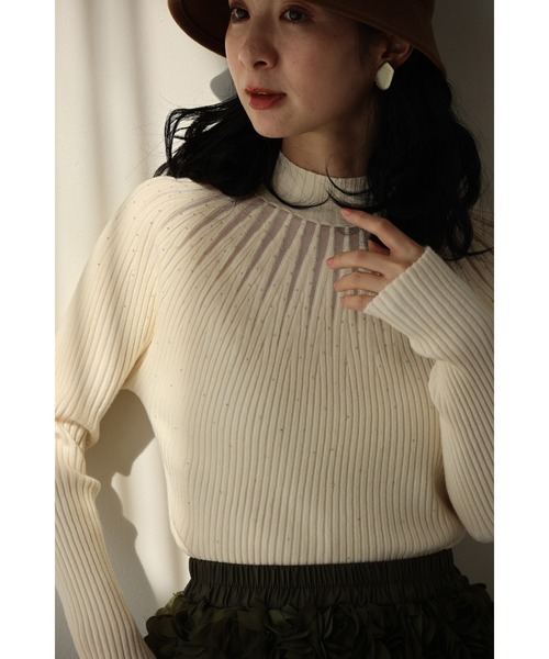 cawaii(カワイイ)の「降り注ぐオーロラビジューの流線ラインリブカットソートップス(Tシャツ/カットソー・レディース・グレー/ブルー/アイボリー/ブラック・FREE)」の20枚目の写真