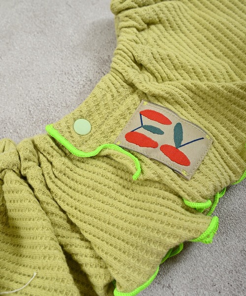 MARKEY'S（マーキーズ）の「ワッフルフリルスタイ（スタイ/よだれかけ・キッズ・イエロー/オフホワイト/グレー・FREE）」の16枚目の写真