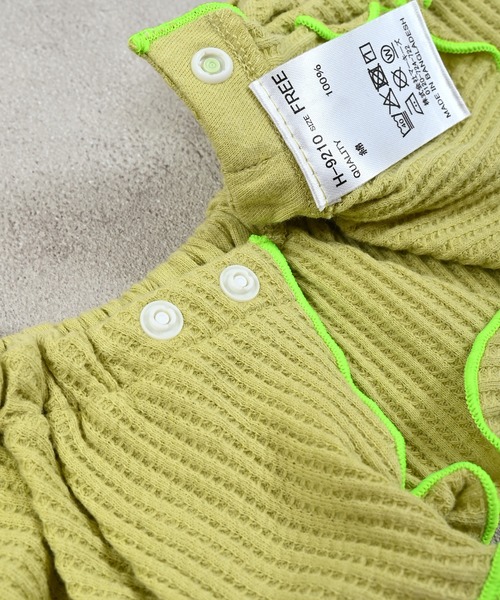 MARKEY'S（マーキーズ）の「ワッフルフリルスタイ（スタイ/よだれかけ・キッズ・イエロー/オフホワイト/グレー・FREE）」の17枚目の写真