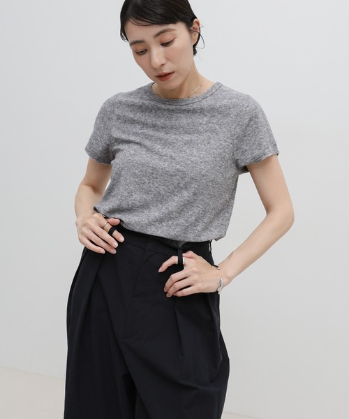 select MOCA(セレクトモカ)の「【選べる8カラー/2サイズ展開】ベーシックパイルTシャツ(Tシャツ/カットソー・レディース・ブラウン/オフホワイト/チャコールグレー/グレイッシュブルー/グレイッシュベージュ/ブラック/パープル/グレー・MEDIUM/SMALL)」の4枚目の写真