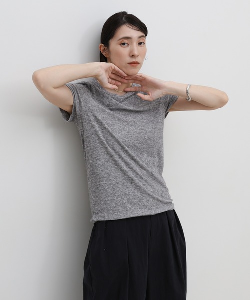 select MOCA(セレクトモカ)の「【選べる8カラー/2サイズ展開】ベーシックパイルTシャツ(Tシャツ/カットソー・レディース・ブラウン/オフホワイト/チャコールグレー/グレイッシュブルー/グレイッシュベージュ/ブラック/パープル/グレー・MEDIUM/SMALL)」の19枚目の写真