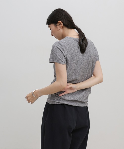 select MOCA(セレクトモカ)の「【選べる8カラー/2サイズ展開】ベーシックパイルTシャツ(Tシャツ/カットソー・レディース・ブラウン/オフホワイト/チャコールグレー/グレイッシュブルー/グレイッシュベージュ/ブラック/パープル/グレー・MEDIUM/SMALL)」の21枚目の写真