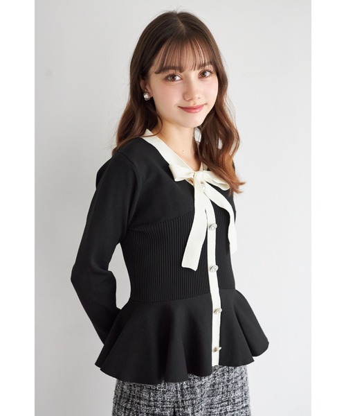 tocco closet(トッコ クローゼット)の「ビジュー釦付きボウタイリボンペプラムニットプルオーバー(ニット/セーター・レディース・ラベンダー/ライトベージュ/ブラック・M)」の7枚目の写真