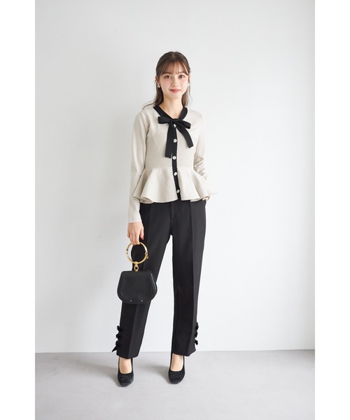 tocco closet(トッコ クローゼット)の「ビジュー釦付きボウタイリボンペプラムニットプルオーバー(ニット/セーター・レディース・ラベンダー/ライトベージュ/ブラック・M)」の10枚目の写真