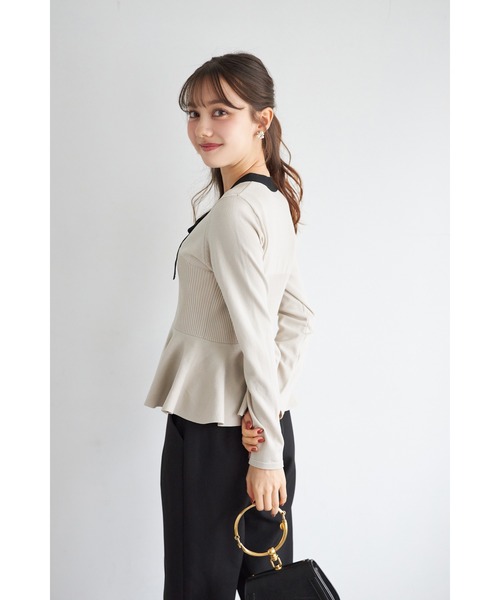 tocco closet(トッコ クローゼット)の「ビジュー釦付きボウタイリボンペプラムニットプルオーバー(ニット/セーター・レディース・ラベンダー/ライトベージュ/ブラック・M)」の13枚目の写真