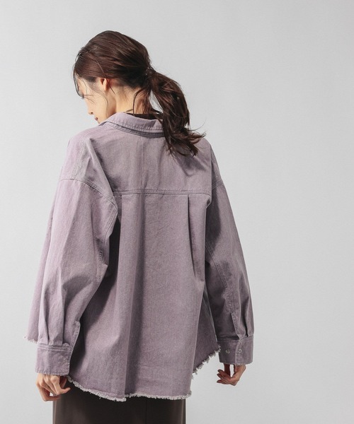 GLOBAL WORK（グローバルワーク）の「GOODデニムカラーシャツ/624975（シャツ/ブラウス・レディース・ピンク/ラベンダー/ベージュ・MEDIUM/LARGE）」の18枚目の写真