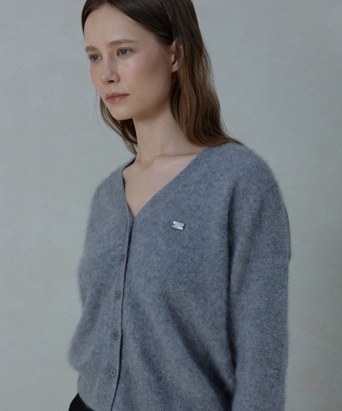 AHRE(アフレ)の「Noelle Wholegarment Cashmere Wool Cardigan_GREY(ニット/セーター・レディース・その他・SMALL/MEDIUM)」の2枚目の写真