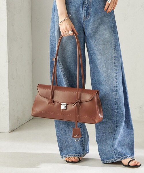 SHIPS(シップス)の「【WEB限定】George Cinq:SHOULDER BAG(L)(ショルダーバッグ・レディース・キャメル/ブラック・ONE SIZE)」の10枚目の写真