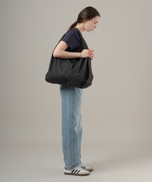 Levi's（リーバイス）の「Levi's/リーバイス エマーソンショルダーバッグ（ショルダーバッグ・レディース・ブラック・OS）」の4枚目の写真