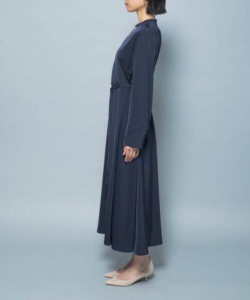 URBAN RESEARCH ROSSO WOMEN（アーバンリサーチ　ロッソ）の「ベルト付カシュクールサテンワンピース（ワンピース・レディース・グレー系その他/ネイビー・FREE）」の22枚目の写真