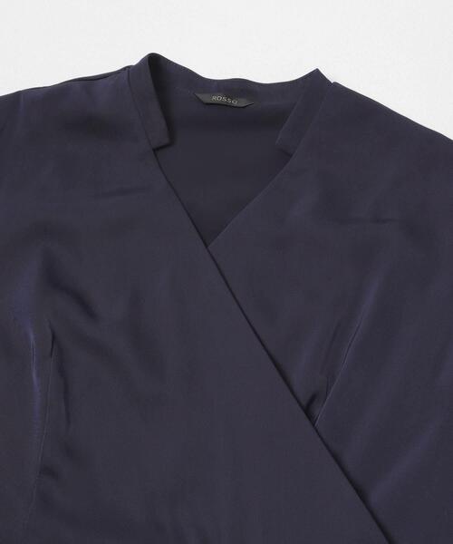 URBAN RESEARCH ROSSO WOMEN（アーバンリサーチ　ロッソ）の「ベルト付カシュクールサテンワンピース（ワンピース・レディース・グレー系その他/ネイビー・FREE）」の4枚目の写真