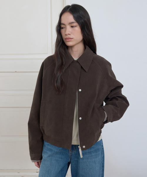 Majournee(マジョネ)の「SUEDE PLEATS BOMBER JACKET_DARK BROWN(ライダースジャケット・レディース・その他・ONE SIZE)」の1枚目の写真