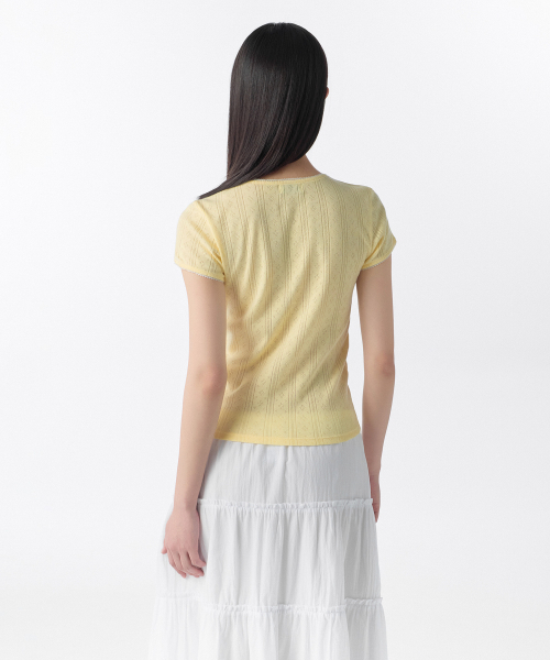 MUSINSA STANDARD WOMAN（ムシンサスタンダードウーマン）の「ウィメンズポイントレースクルーネックTシャツ[バター]（Tシャツ/カットソー・レディース・その他・SMALL/MEDIUM/LARGE/X-SMALL）」の2枚目の写真