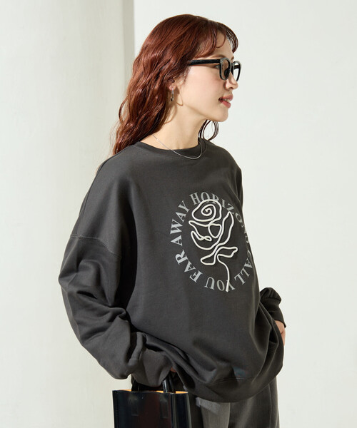 FREAK'S STORE(フリークスストア)の「限定展開 バラ コード刺繍 × サークル ロゴ プリント スウェット(スウェット・レディース・ブルー/スミクロ/ナチュラル/ライトグレー・フリ-)」の17枚目の写真