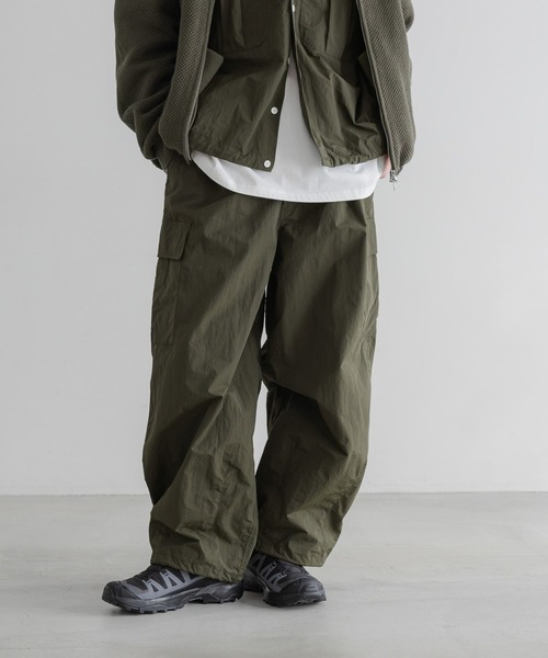 LOWRYS FARM(ローリーズファーム)の「【LFM(U)】ナイロンバルーンカーゴパンツ 645009(カーゴパンツ・メンズ・カーキ/ブラック・LARGE/MEDIUM)」の2枚目の写真