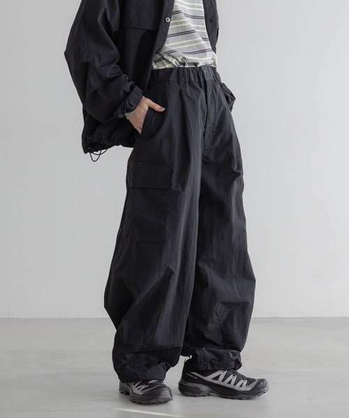 LOWRYS FARM(ローリーズファーム)の「【LFM(U)】ナイロンバルーンカーゴパンツ 645009(カーゴパンツ・メンズ・カーキ/ブラック・LARGE/MEDIUM)」の1枚目の写真