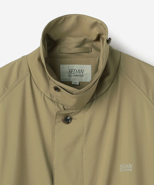 SEDAN ALL-PURPOSE（セダンオールパーパス）の「SEDAN ALL-PURPOSE | ナイロン クラシックバルカラーコート MEN（ステンカラーコート・メンズ・カーキ/ブラック・L/XL）」の6枚目の写真