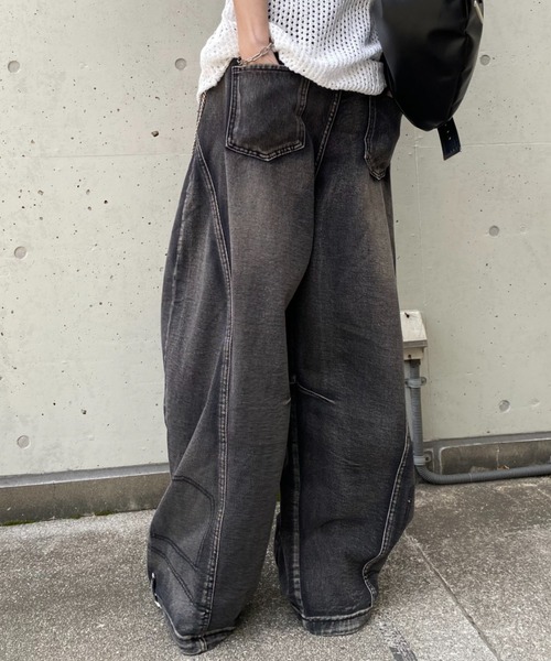 lilful(リルフル)の「【26年春夏新作】ウォッシュ加工 ダメージカーブシルエット バレルレッグ ワイドバギーデニムパンツ(デニムパンツ・メンズ・ブラック・M/L)」の5枚目の写真