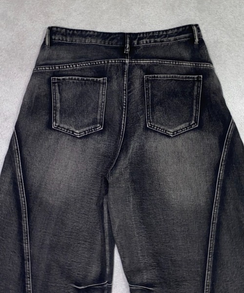 lilful(リルフル)の「【26年春夏新作】ウォッシュ加工 ダメージカーブシルエット バレルレッグ ワイドバギーデニムパンツ(デニムパンツ・メンズ・ブラック・M/L)」の22枚目の写真