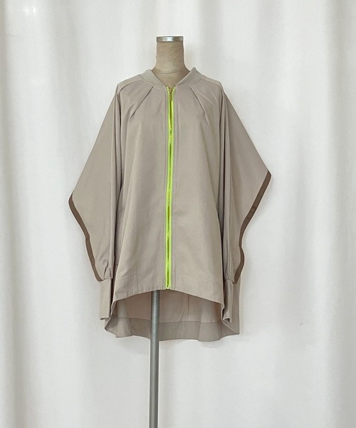 Q（キュー）の「バックテープラインブルゾン（ブルゾン・レディース・ベージュ/ブラック・MEDIUM）」の3枚目の写真