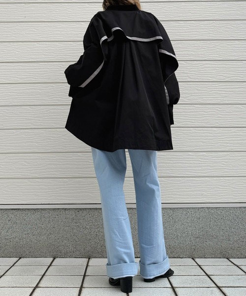 Q(キュー)の「バックテープラインブルゾン(ブルゾン・レディース・ベージュ/ブラック・MEDIUM)」の21枚目の写真