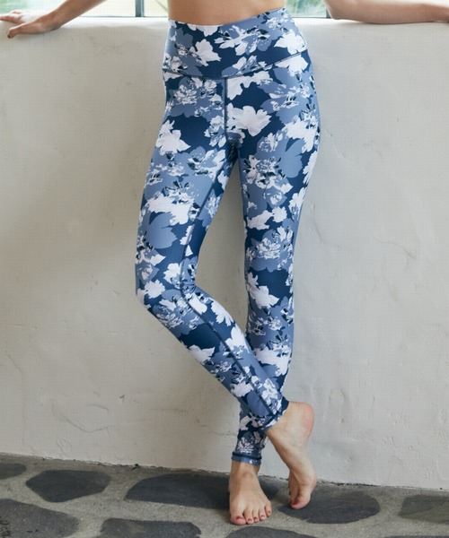 Julier Yoga and Relax（ジュリエヨガアンドリラックス）の「Julier flash flowerプリントレギンス（レギンス/スパッツ・レディース・ラベンダー/ブルー・2/1/0）」の2枚目の写真