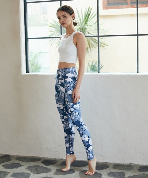 Julier Yoga and Relax（ジュリエヨガアンドリラックス）の「Julier flash flowerプリントレギンス（レギンス/スパッツ・レディース・ラベンダー/ブルー・2/1/0）」の6枚目の写真