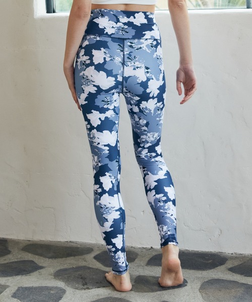 Julier Yoga and Relax（ジュリエヨガアンドリラックス）の「Julier flash flowerプリントレギンス（レギンス/スパッツ・レディース・ラベンダー/ブルー・2/1/0）」の7枚目の写真
