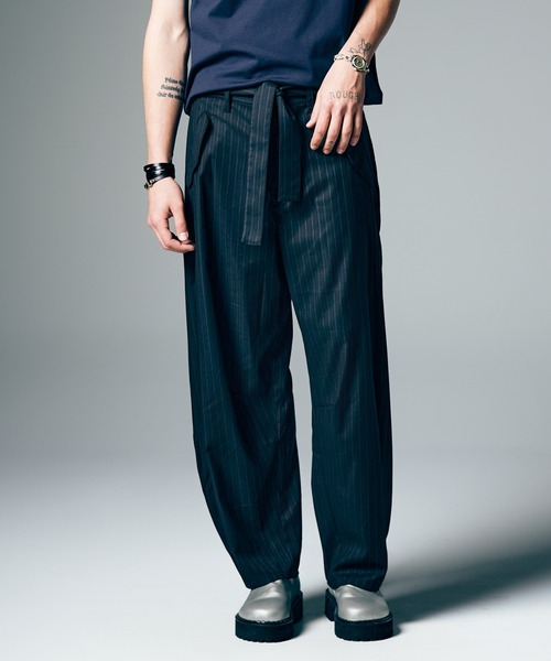 glamb(グラム)の「Barrel Belt Slacks / バレルベルトスラックス(スラックス・メンズ・ブラウン/ブラック/グレー・S/M/L)」の20枚目の写真