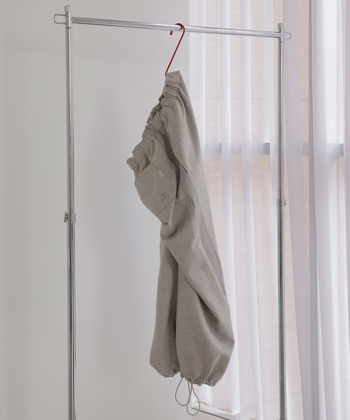 TITE IN THE STORE(ティテ インザ ストア)の「オリジナルロゴスウェットパンツ(スウェットパンツ・レディース・グレー/アイボリー・M)」の2枚目の写真
