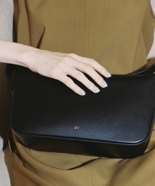 ADAM ET ROPE'（アダムエロペ）の「【PFT】Flap medium Bag（ショルダーバッグ・レディース・ブラック/クリーム・FREE）」の7枚目の写真