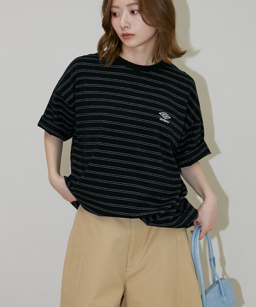 UMBRO(アンブロ)の「UMBRO × PUBLUX/アンブロ 別注 ワンポイント ロゴ ボーダー Tシャツ 限定展開(Tシャツ/カットソー・メンズ・ブラック/ネイビー/ライトグレー/ホワイト・LARGE/MEDIUM)」の21枚目の写真