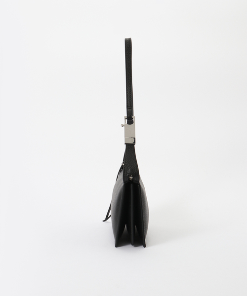 CALMER（カルメール）の「BENEDETTA BRUZZICHES レクタングルショルダーBag（クラッチバッグ・レディース・ブラック・FREE）」の2枚目の写真