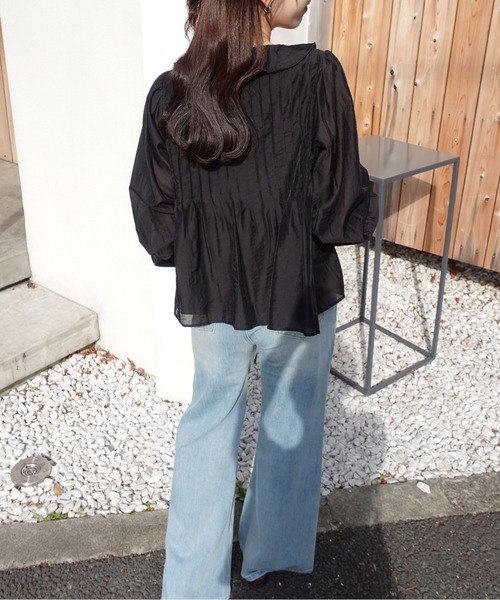 unnu(ユヌ)の「ラッフルフリルブラウス(シャツ/ブラウス・レディース・ホワイト/ブラック・F)」の6枚目の写真