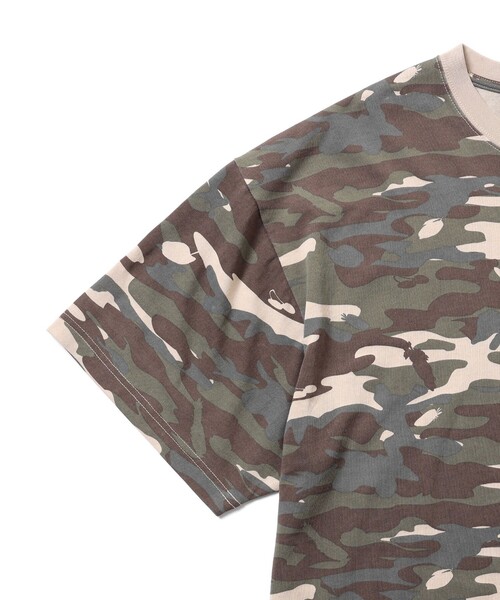 FRUIT OF THE LOOM(フルーツオブザルーム)の「FRUIT OF THE LOOM / Camo Short Sleeve T-Shirt(Tシャツ/カットソー・メンズ・オリーブ/その他・M/S/L/XL)」の3枚目の写真