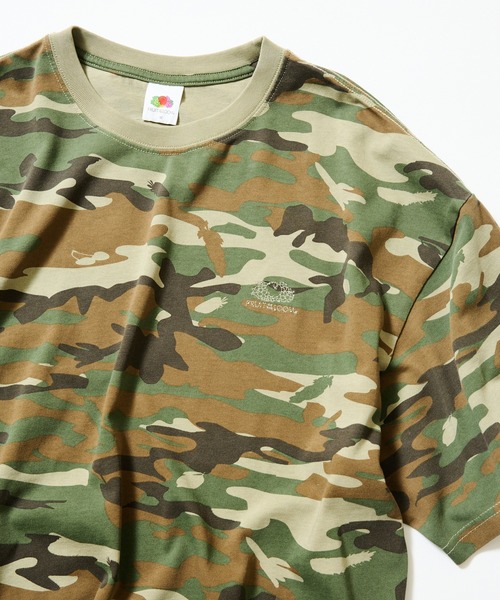 FRUIT OF THE LOOM(フルーツオブザルーム)の「FRUIT OF THE LOOM / Camo Short Sleeve T-Shirt(Tシャツ/カットソー・メンズ・オリーブ/その他・M/S/L/XL)」の2枚目の写真