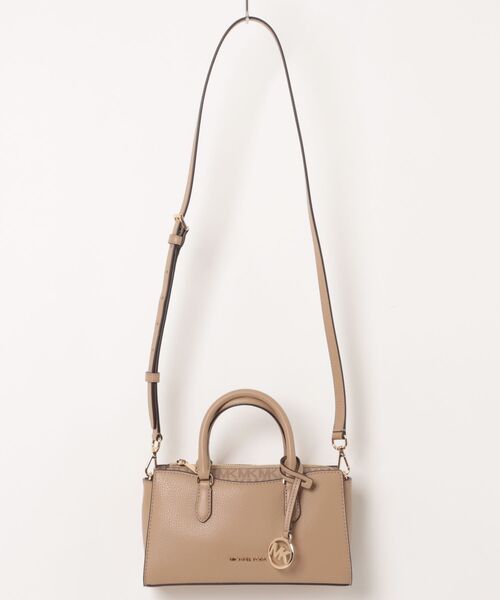 MICHAEL KORS(マイケルコース)の「ARDEN SM TZ MSGR Messenger(ショルダーバッグ・レディース・キャメル・FREE)」の1枚目の写真
